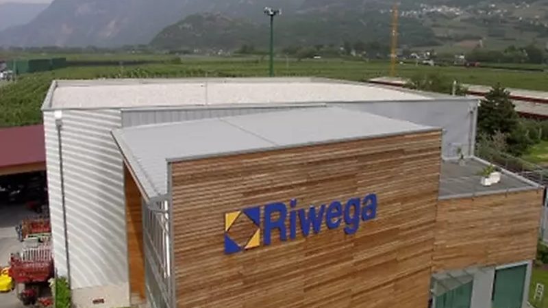 非固化防水涂料与SBS卷材：性能对比解析**